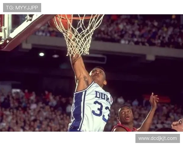 乔丹传奇：从篮球场上的巨星到全球文化偶像的蜕变之路