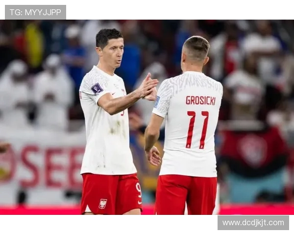 莱万在赛场上的传奇表现与未来发展潜力分析